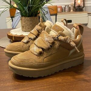 UGG Lowmel Suede lace up Sneakers woman’s size 8